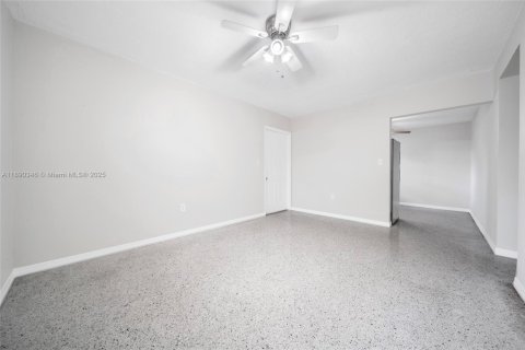 Appartement à louer à Hialeah, Floride: 2 chambres, 83.61 m2 № 1946887 - photo 20