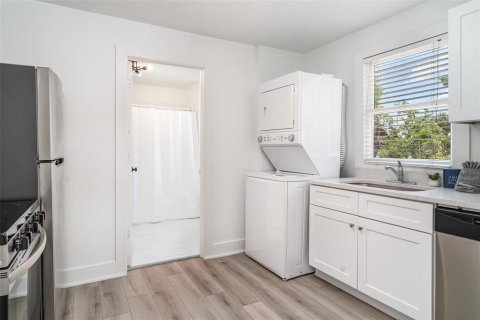 Casa en venta en Anna Maria, Florida, 2 dormitorios, 86.96 m2 № 1822602 - foto 8