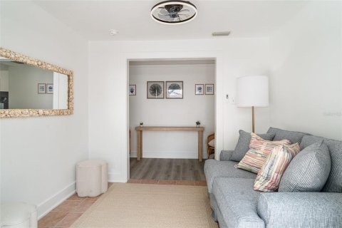 Casa en venta en Anna Maria, Florida, 2 dormitorios, 86.96 m2 № 1822602 - foto 11