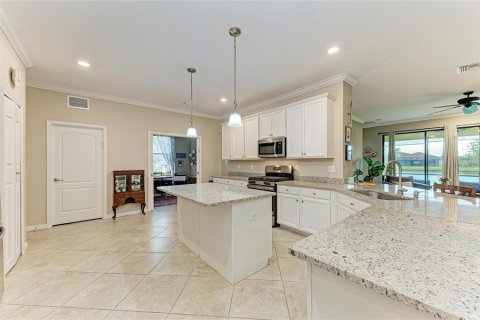Casa en venta en Lakewood Ranch, Florida, 4 dormitorios, 207.26 m2 № 2209422 - foto 12