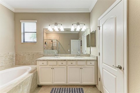 Casa en venta en Lakewood Ranch, Florida, 4 dormitorios, 207.26 m2 № 2209422 - foto 28