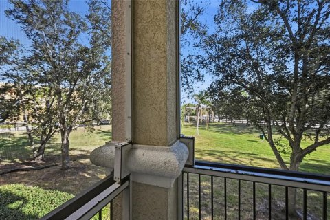 Condo in Sarasota, Florida, 2 bedrooms № 2093115 - photo 25