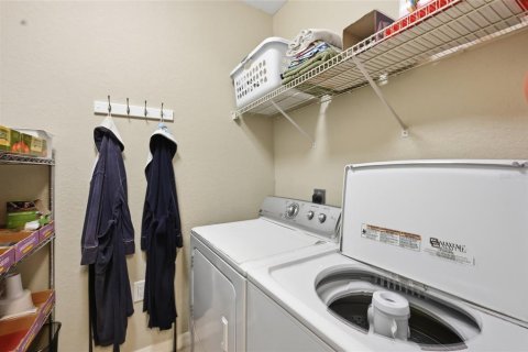 Condo in Sarasota, Florida, 2 bedrooms № 2093115 - photo 13