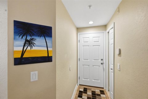 Condo in Sarasota, Florida, 2 bedrooms № 2093115 - photo 4