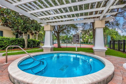 Condo in Sarasota, Florida, 2 bedrooms № 2093115 - photo 30