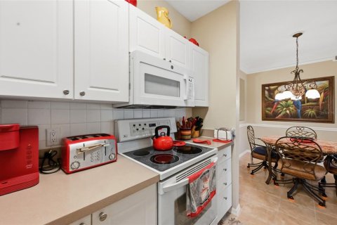 Condo in Sarasota, Florida, 2 bedrooms № 2093115 - photo 10