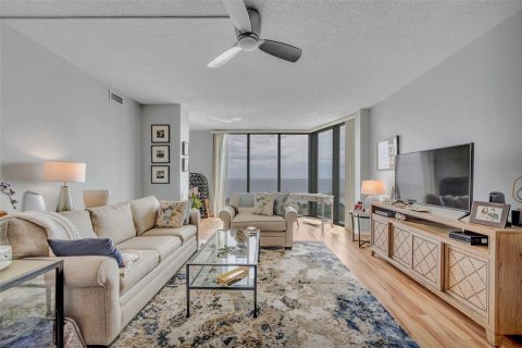 Condominio en alquiler en Saint Petersburg, Florida, 1 dormitorio, 122.63 m2 № 1887114 - foto 7