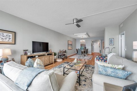 Condominio en alquiler en Saint Petersburg, Florida, 1 dormitorio, 122.63 m2 № 1887114 - foto 10