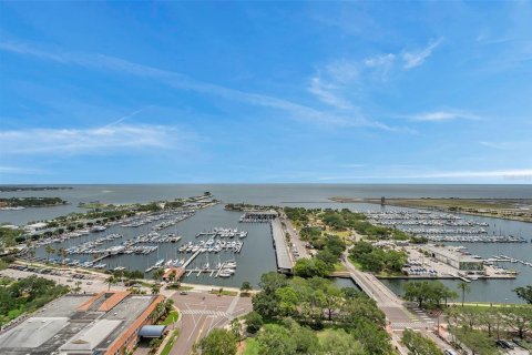 Condominio en alquiler en Saint Petersburg, Florida, 1 dormitorio, 122.63 m2 № 1887114 - foto 25