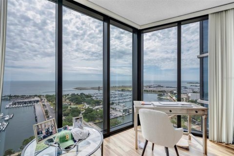 Condominio en alquiler en Saint Petersburg, Florida, 1 dormitorio, 122.63 m2 № 1887114 - foto 3