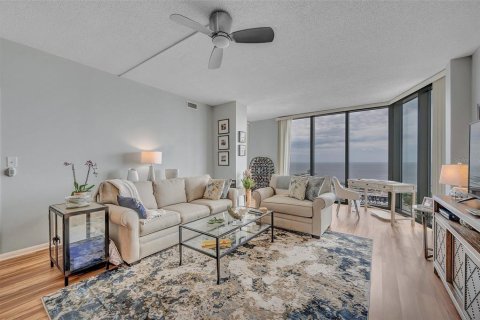 Condominio en alquiler en Saint Petersburg, Florida, 1 dormitorio, 122.63 m2 № 1887114 - foto 8
