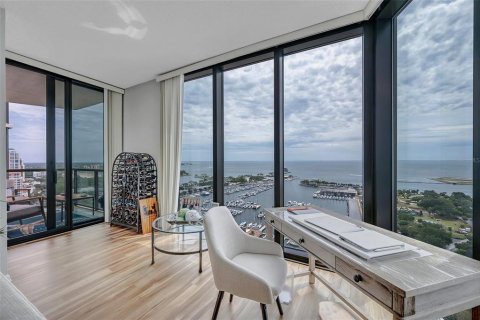 Condominio en alquiler en Saint Petersburg, Florida, 1 dormitorio, 122.63 m2 № 1887114 - foto 4