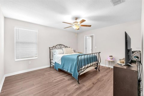 House in Wimauma, Florida 4 bedrooms, 177.81 sq.m. № 1876140 - photo 19