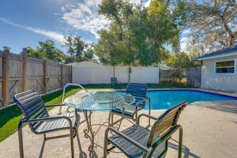 Commercial property in Palm Harbor, Florida 4 bedrooms, 178.28 sq.m. № 2205150 - photo 19