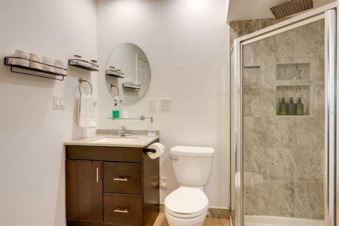 Commercial property in Palm Harbor, Florida 4 bedrooms, 178.28 sq.m. № 2205150 - photo 25