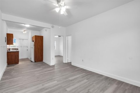 Купить коммерческую недвижимость в Майами-Бич, Флорида № 2076257 - фото 24