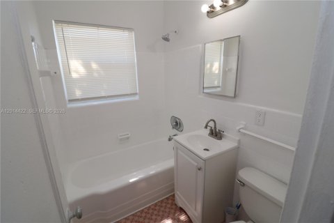 Купить коммерческую недвижимость в Майами-Бич, Флорида № 2076257 - фото 21