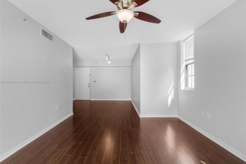 Condo in Doral, Florida, 1 bedroom  № 1956992 - photo 22