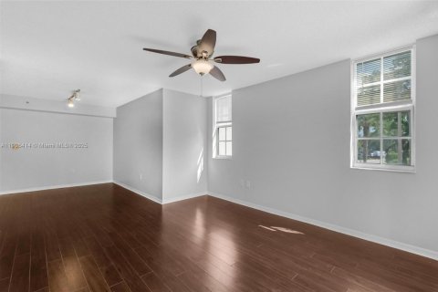 Condo in Doral, Florida, 1 bedroom  № 1956992 - photo 23