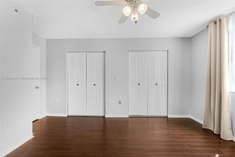 Condo in Doral, Florida, 1 bedroom  № 1956992 - photo 17