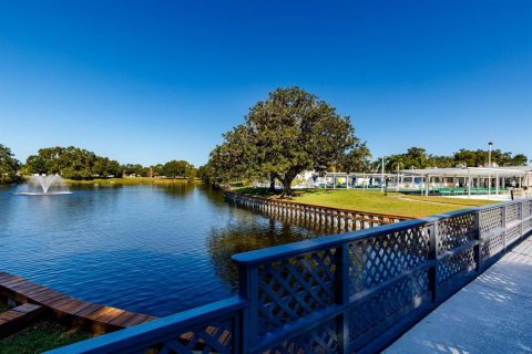 Condo in Seminole, Florida, 2 bedrooms  № 1591748 - photo 12