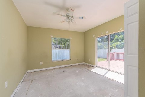 House in Largo, Florida 4 bedrooms, 209.03 sq.m. № 2390977 - photo 23