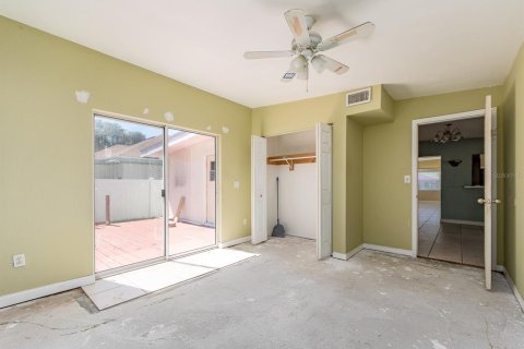 House in Largo, Florida 4 bedrooms, 209.03 sq.m. № 2390977 - photo 24