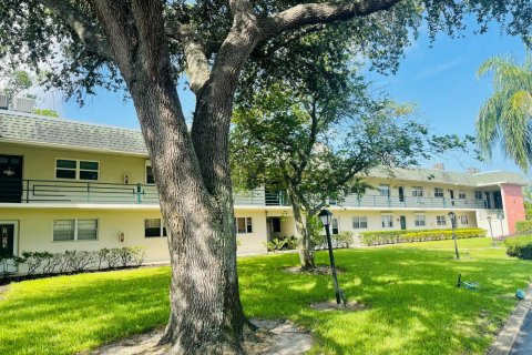 Apartment in Stuart, Florida 2 bedrooms, 95.88 sq.m. № 2399952 - photo 9