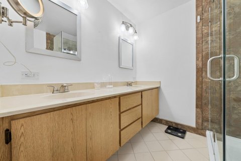 Townhouse in West Palm Beach, Florida 2 bedrooms, 114.83 sq.m. № 2191655 - photo 14