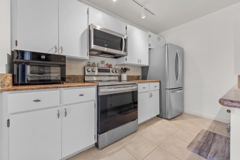 Townhouse in West Palm Beach, Florida 2 bedrooms, 114.83 sq.m. № 2191655 - photo 5