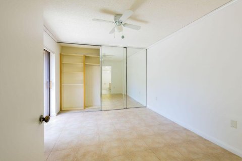 Townhouse in West Palm Beach, Florida 2 bedrooms, 114.83 sq.m. № 2191655 - photo 16