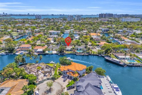 Villa ou maison à vendre à North Miami, Floride: 3 chambres, 173.82 m2 № 2047789 - photo 11