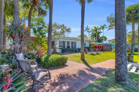 Villa ou maison à vendre à North Miami, Floride: 3 chambres, 173.82 m2 № 2047789 - photo 27