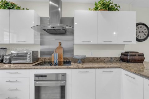 Villa ou maison à vendre à North Miami, Floride: 3 chambres, 173.82 m2 № 2047789 - photo 14