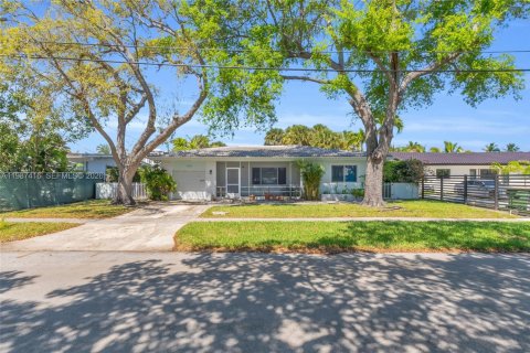 Villa ou maison à vendre à North Miami, Floride: 3 chambres, 173.82 m2 № 2047789 - photo 8