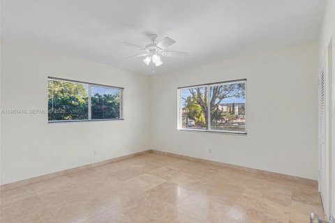 Villa ou maison à vendre à North Miami, Floride: 3 chambres, 173.82 m2 № 2047789 - photo 20