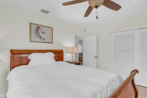 Villa ou maison à vendre à North Miami, Floride: 3 chambres, 173.82 m2 № 2047789 - photo 23