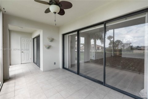 Condominio en venta en North Palm Beach, Florida, 2 dormitorios, 127.18 m2 № 2042599 - foto 16
