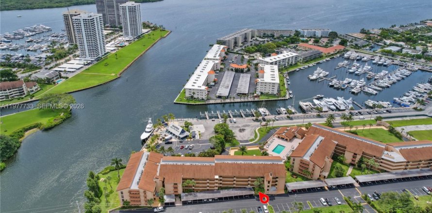 Condominio en North Palm Beach, Florida, 2 dormitorios  № 2042599