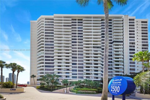 Condominio en venta en Hallandale Beach, Florida, 1 dormitorio, 88.26 m2 № 1891745 - foto 1