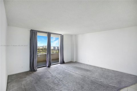 Condominio en venta en Hallandale Beach, Florida, 1 dormitorio, 88.26 m2 № 1891745 - foto 10