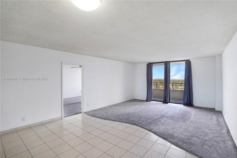 Condominio en venta en Hallandale Beach, Florida, 1 dormitorio, 88.26 m2 № 1891745 - foto 12