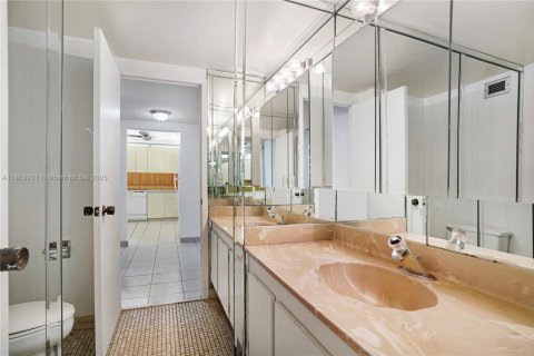 Condominio en venta en Hallandale Beach, Florida, 1 dormitorio, 88.26 m2 № 1891745 - foto 24