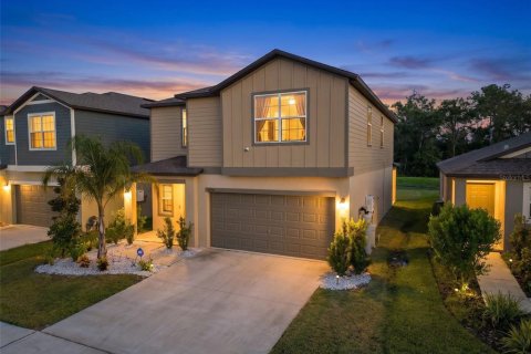 Casa en Zephyrhills, Florida 5 dormitorios, 205.96 m2 № 2312352