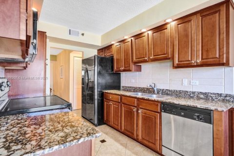 Condo in Hollywood, Florida, 2 bedrooms  № 1888407 - photo 12