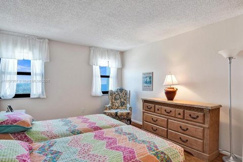 Condo in Hollywood, Florida, 2 bedrooms  № 1888407 - photo 30