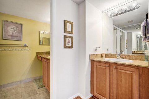 Condo in Hollywood, Florida, 2 bedrooms  № 1888407 - photo 28