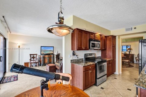 Condo in Hollywood, Florida, 2 bedrooms  № 1888407 - photo 19