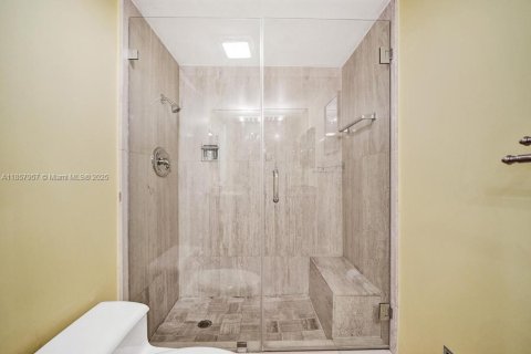 Condo in Hollywood, Florida, 2 bedrooms  № 1888407 - photo 27