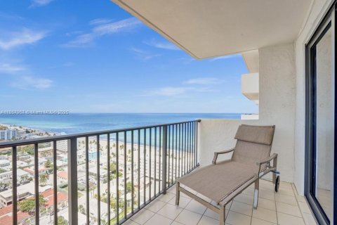Condo in Hollywood, Florida, 2 bedrooms  № 1888407 - photo 5